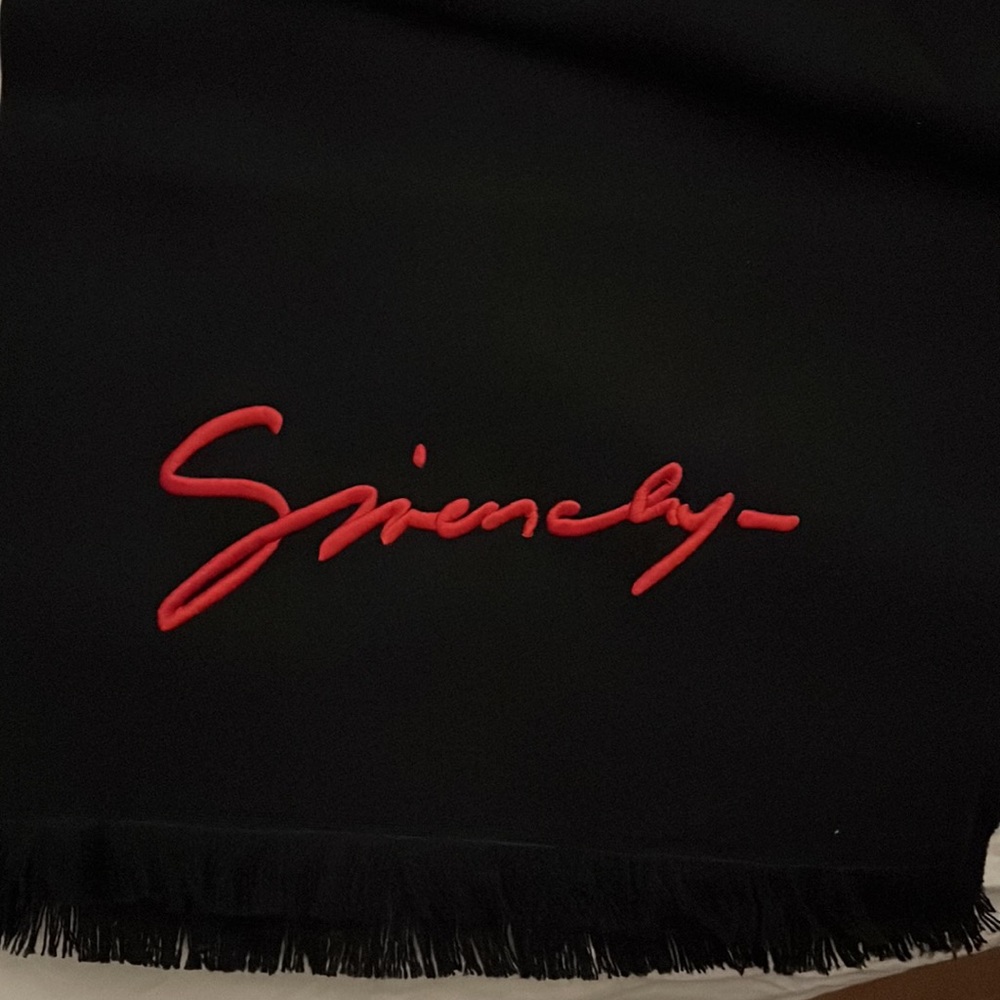 GİVENCHY Logo Embroidered Wool Scarf - Picture 7 of 8